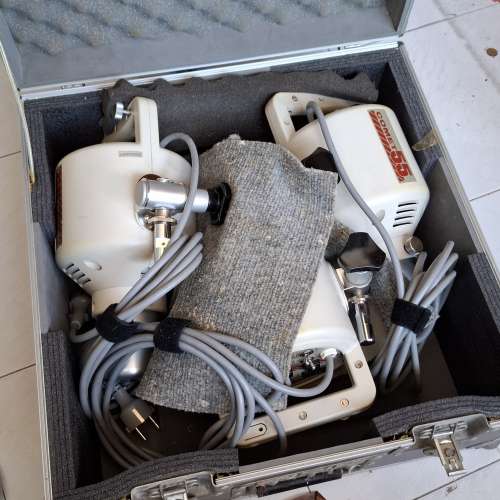 Comet 55 影樓閃燈三支 另箱加$500