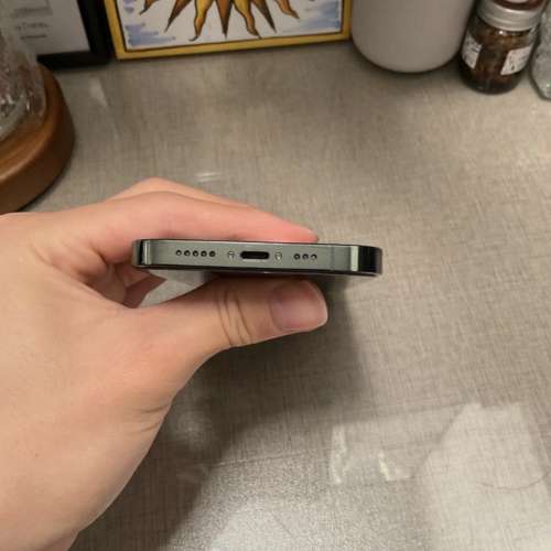 iPhone 13pro 256gb,港行雙卡，完美冇花、冇修冇拆，電池健康度80，所有原裝，所有...