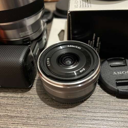 Sony NEX 5N with lens