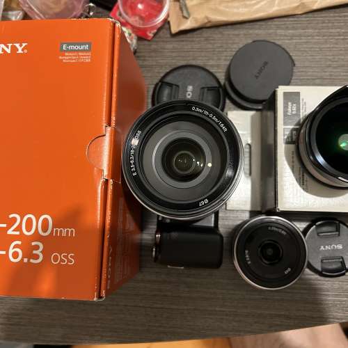 Sony NEX 5N with lens