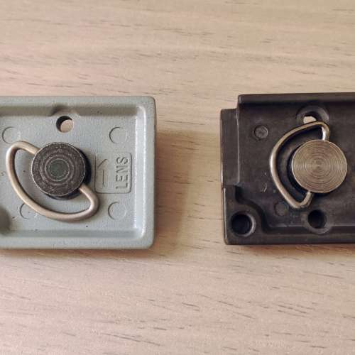 Manfrotto快拆板(for 141RC及486RC2)各一塊