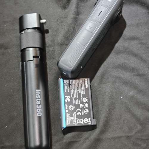 Insta360 X4 冇盒冇單冇證 冇保護袋 跟1電一條USB線充 連自拍棍腳架 送記憶卡 鏡片...