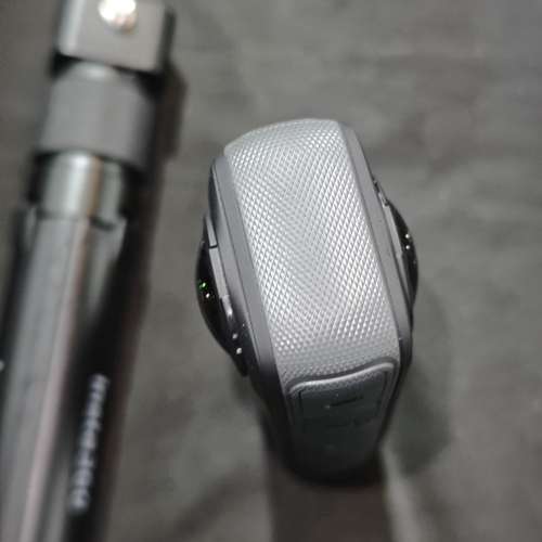 Insta360 X4 冇盒冇單冇證 冇保護袋 跟1電一條USB線充 連自拍棍腳架 送記憶卡 鏡片...