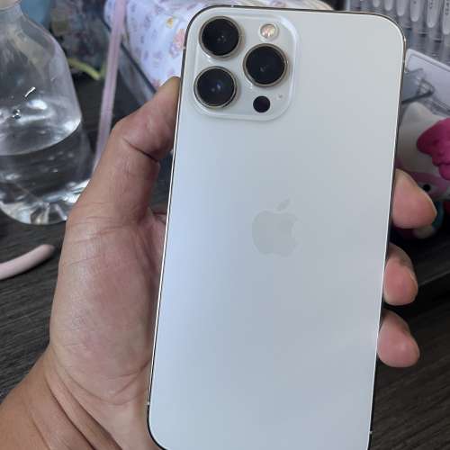 iPhone 13pro max 256gb,港行雙卡，白色，所有原裝，所有功能正常！