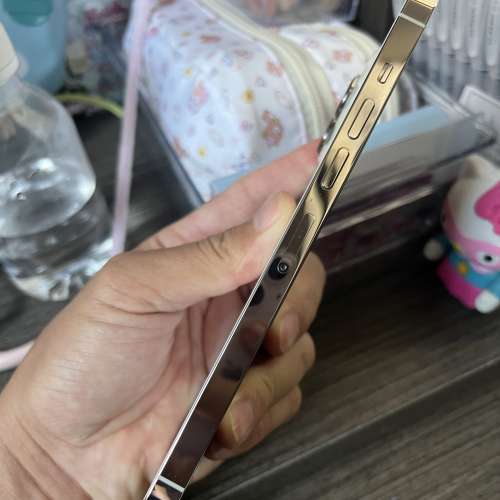iPhone 13pro max 256gb,港行雙卡，白色，所有原裝，所有功能正常！