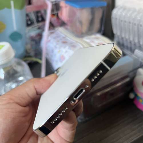 iPhone 13pro max 256gb,港行雙卡，白色，所有原裝，所有功能正常！