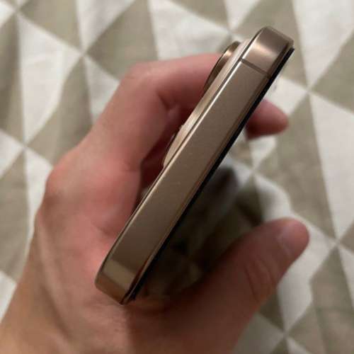 iPhone 16pro max 512gb,港行雙卡，完美冇花，冇修冇拆，所有原裝，所有功能正常！...