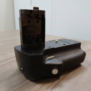 Olympus HLD-3 (E-300)