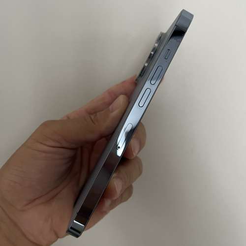 iPhone 13pro 512gb，港行雙卡，完美冇花，電池健康度90，所有原裝，所有功能正常！...