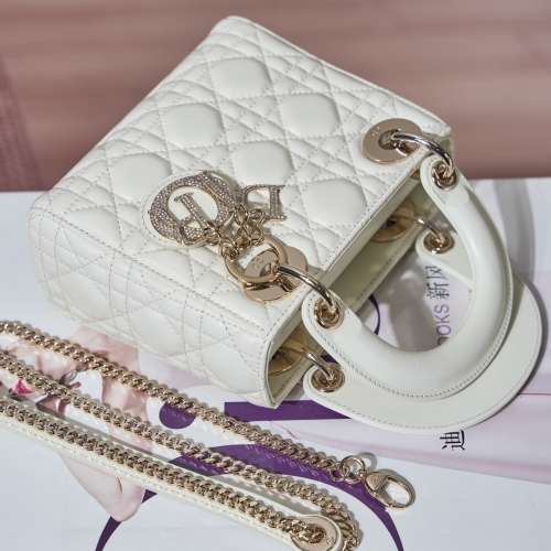 Classic Lady最新钻扣戴妃