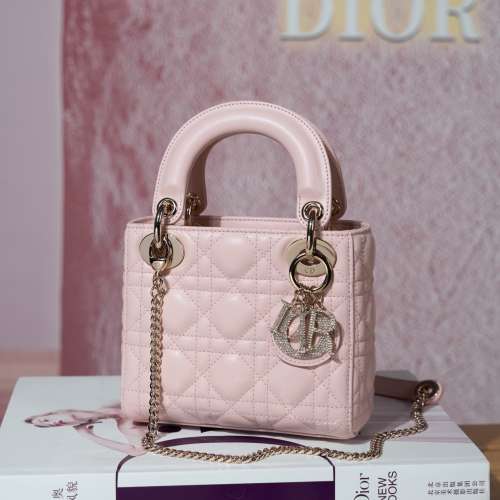 Dior Classic Lady最新钻扣戴妃