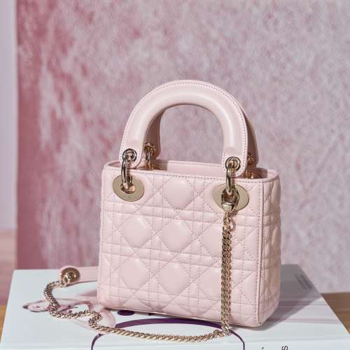 Dior Classic Lady最新钻扣戴妃