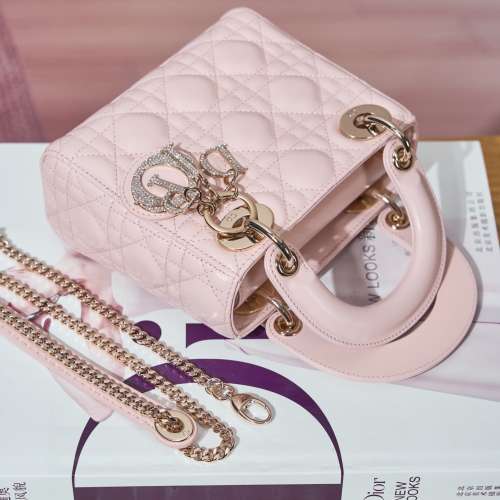 Dior Classic Lady最新钻扣戴妃