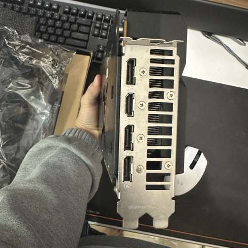 Asus dual Rx7600 8gb 港行齊盒單 傳統性能勁過4060