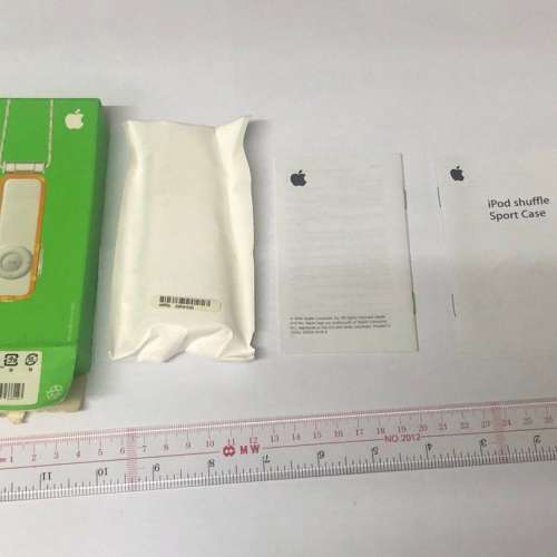 $100 全新 初代 iPod shuffle sport case with box