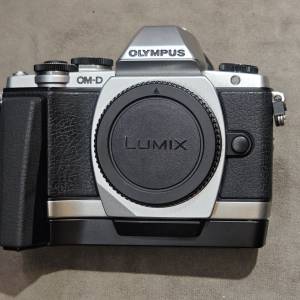 Olympus E-M10 EM10 SC：9XX 勁新 連原廠手柄