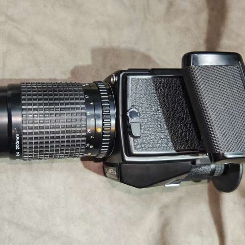 Pentax 645 + 200/4 200mm 200 pentax A film camera