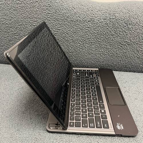 （新春大優惠，二合一TOSHIBA）TOSHIBA i53337u/touch mon