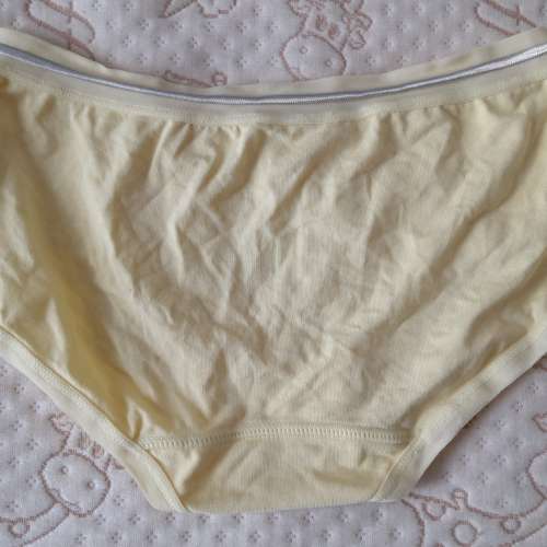 全新米黃色底腰內褲 內褲 透氣內褲 提臀三角褲 生理內褲 生理褲 底褲 成人/中童內褲...