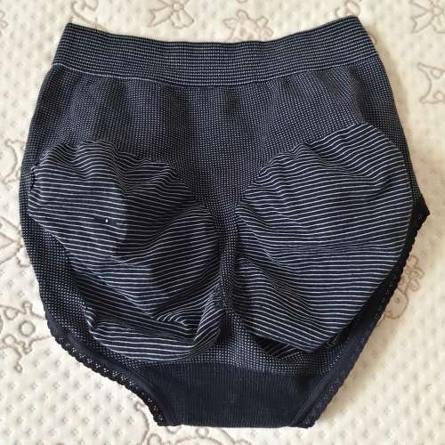 全新黑色間條中腰內褲 內褲 透氣內褲 提臀三角褲 生理內褲 生理褲 底褲