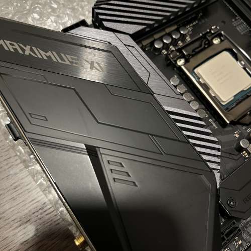 ROG MAXIMUS XI HERO (WI-FI) + i7-9700k