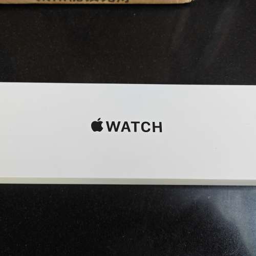 Apple Watch SE（GPS）40毫米星光色鋁金屬錶殼配星光色運動錶帶 S/M (第二代）