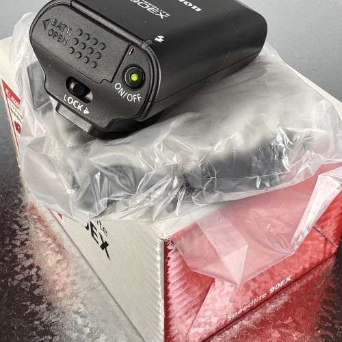 EOS M50 Mark II (黑) 連 EF-M 15-45mm 鏡頭 + Canon Speedlite 90EX