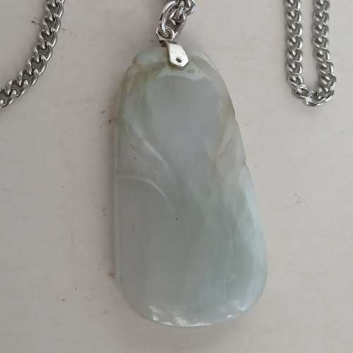 古舊存貨A玉吊咀，40x22x6mm，可能是和田玉，双面雕刻有双葉，寓意事業有成，開枝散...