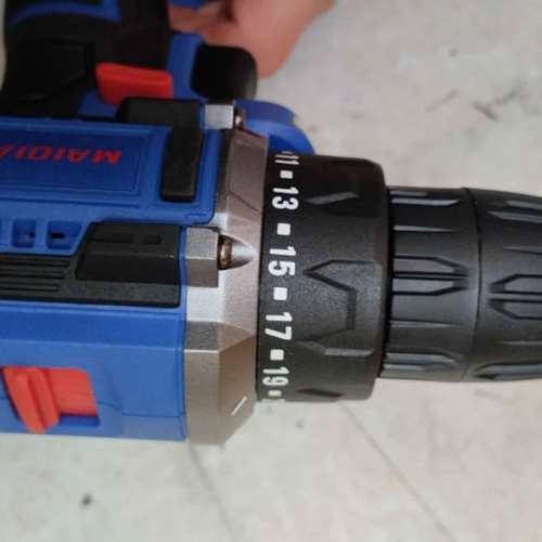 21v牧田插腳充電無刷電批齋機(非牧田牌子)