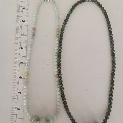 翡翠A玉頸鏈18寸，油青/翠綠，配上三個16mm平安扣，每款200元，兩款共售360元。no....