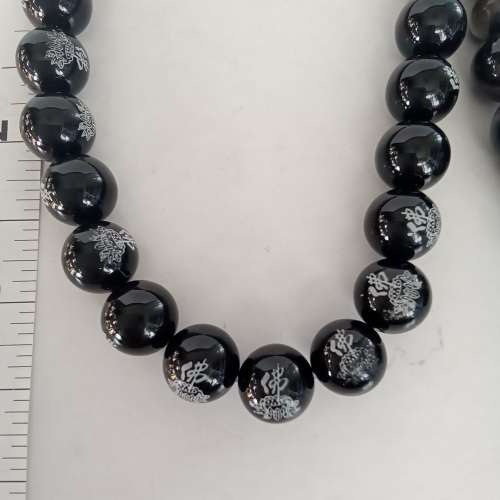 瑪瑙頸鏈約18寸，10mm圓佛珠/6x20mm塔型珠，每款100元，兩款共售160元。no.B11.2.25