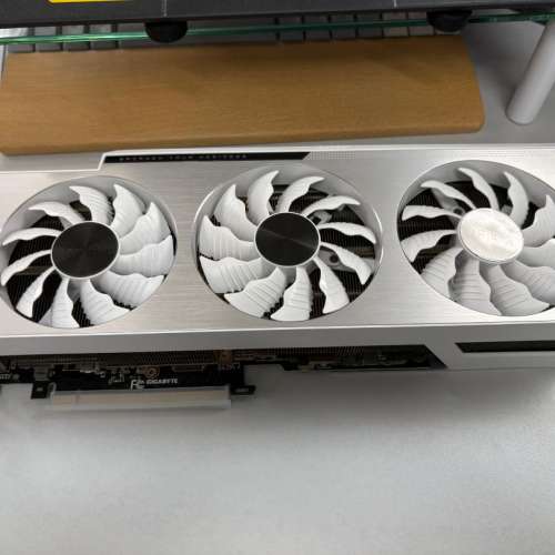 技嘉 Gigabyte GeForce RTX 3080 VISION OC 10G 顯示卡 白色