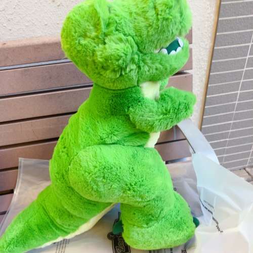 代購售$500+ 全新正版反斗奇兵泡泡龍公仔、攬枕、小被被 三合一 $300預售價