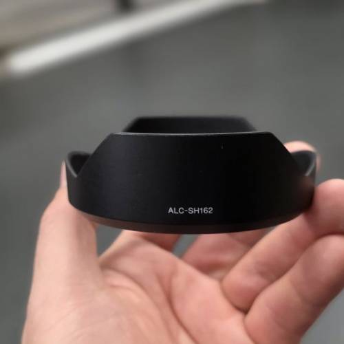 99% new, Sony lens hood