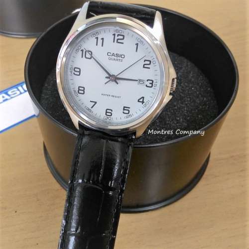 Montres Company 香港註冊公司(32年老店) 卡西歐 CASIO 黑皮革錶帶 數字 白銀色 MT...