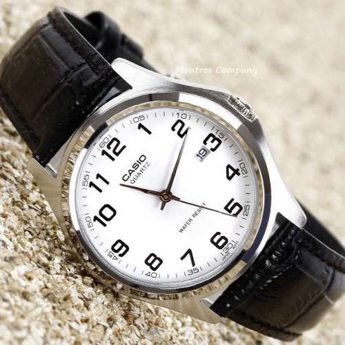 Montres Company 香港註冊公司(32年老店) 卡西歐 CASIO 黑皮革錶帶 數字 白銀色 MT...