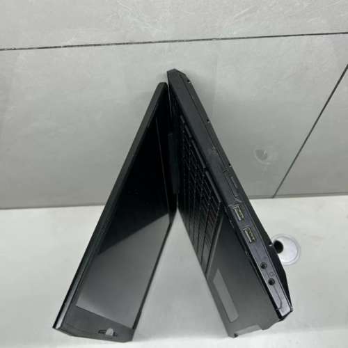 Core™ i7 6700遊戲剪片高階筆記本，16G 記憶體，2TB Samsung 固態，機器成色好  15...