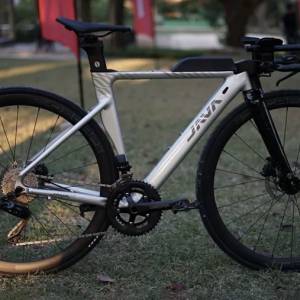 2025 JAVA RIVALE 24速 電變油剎 鋁合金鐵三TT公路車 送水架前後蛙燈