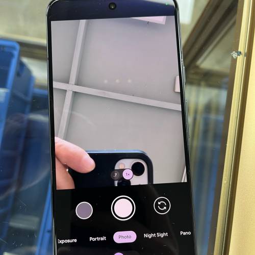 Google Pixel 8 128g有中文 (前鏡有點印）Selfie red dot