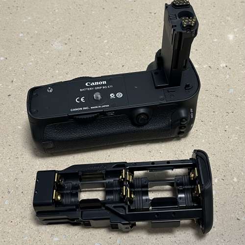 原廠Canon BG-E11 電池手柄 （日本製造)