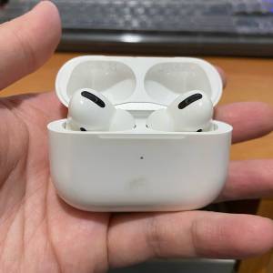 One set of AirPods Pro & Apple Watch SE連盒