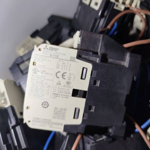 三菱 S-T10 220V AC1-20A索掣