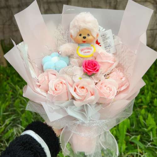 《獨家原創·專業花藝師設計》全新正版sakura pink櫻花粉monchhichi公仔花束 monch...