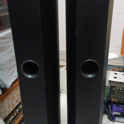 Mirage 柱形座地喇叭，有少崩少花，整體企理有面網，歡迎試取！售$1800