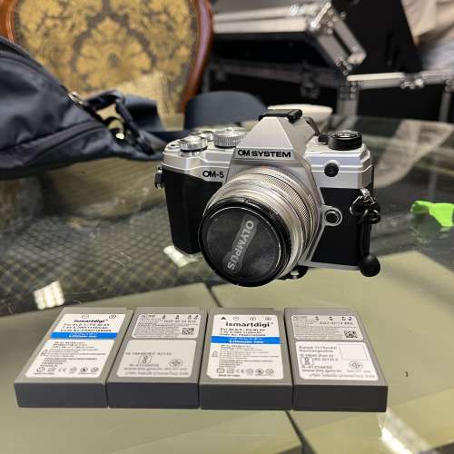 行貨 OM System Olympus OM-5 單機身