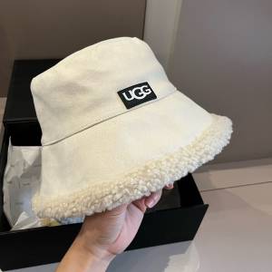 UGG新款鹿皮絨漁夫帽 加絨護耳帽