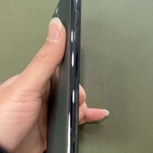 iPhone 11 Pro 256 港行黑色，健康度100%，使用流暢。