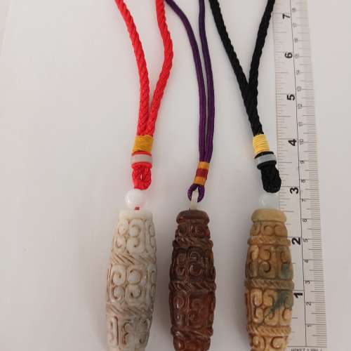 古玉天珠手把件/吊件， 刻有多款如意， 事事稱心萬事如意 ，長约2點五吋，每個250元...