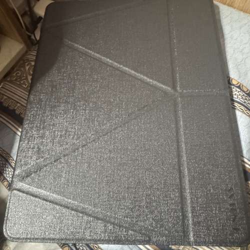 出售iPad air6 13寸 128gb 超級新淨 還有10個月保養