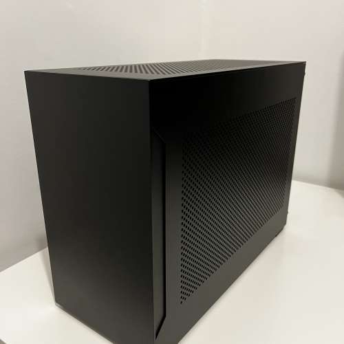 Lian-li A4H2O sff pcie 4.0 itx機箱 黑色